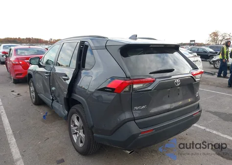 2022 Toyota Rav4 Xle z USA, uszkodzony, nr VIN 2T3P1RFV6NW308439